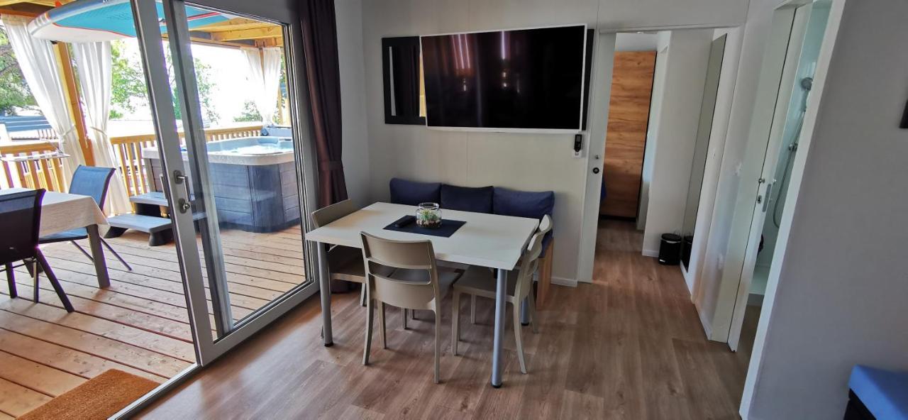 Mobile Home Kmz Selce Eksteriør bilde