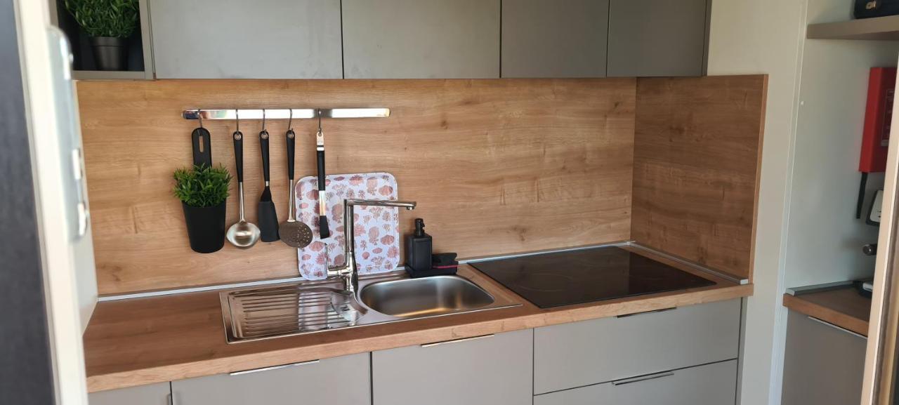 Mobile Home Kmz Selce Eksteriør bilde